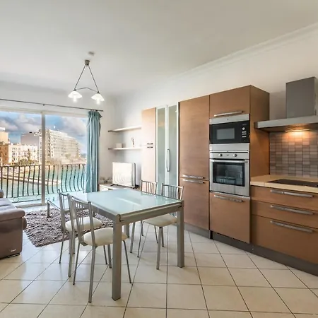 Διαμέρισμα Sea View - 3 Bedroom *