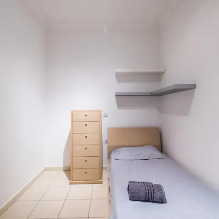 Sea View - 3 Bedroom Διαμέρισμα *